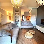 Casa Magenta Giardino Privato E Piscina Nel Borgo Lägenhet