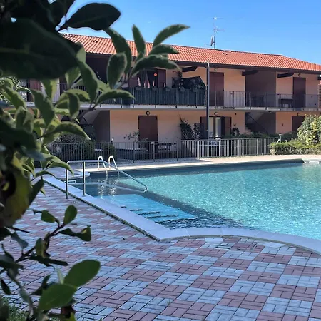 Casa Magenta Giardino Privato E Piscina Nel Borgo شقة *