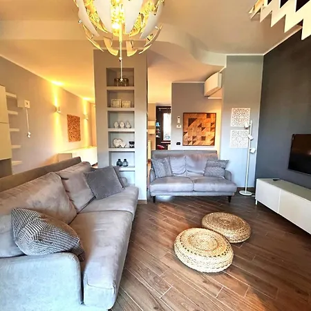 Casa Magenta Giardino Privato E Piscina Nel Borgo شقة